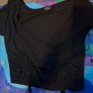 black vneck crop top